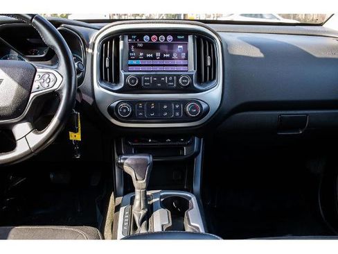 Used 2017 Chevrolet Colorado LT w/ LT Convenience Package image 15