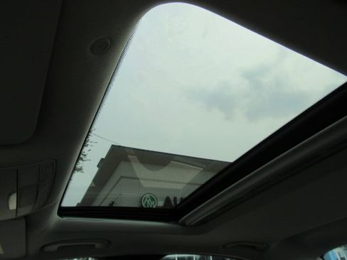 Used 2020 Mercedes-Benz C 300 Sedan w/ Premium Package image 7