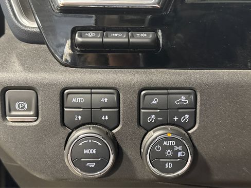 Used 2024 Chevrolet Silverado 3500 High Country w/ High Country Premium Package image 23