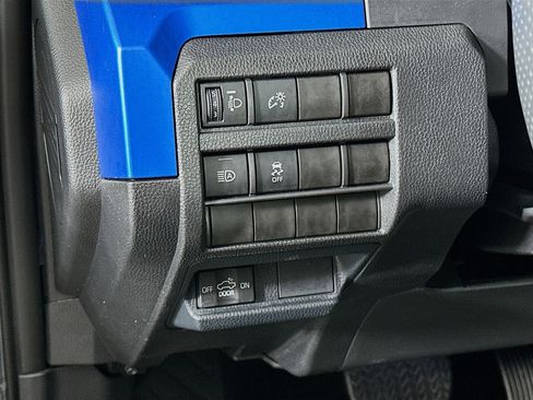 Used 2025 Toyota Tacoma TRD Off-Road image 17