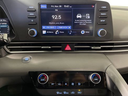 Certified 2022 Hyundai Elantra SEL image 22