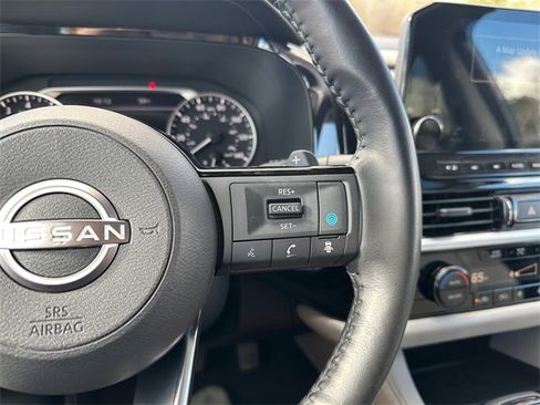 Used 2023 Nissan Pathfinder SL image 23