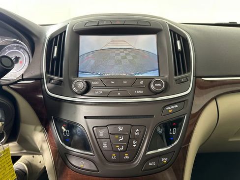 Used 2016 Buick Regal FWD image 22