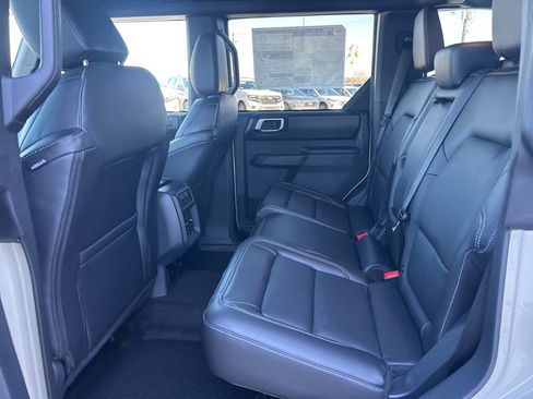 New 2025 Ford Bronco Outer Banks w/ Sasquatch Package image 16