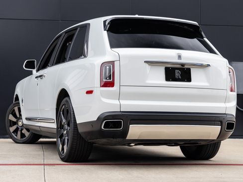 Certified 2022 Rolls-Royce Cullinan image 9