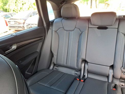 Used 2024 Audi SQ5 Premium Plus w/ Premium Plus Package AWD/4WD image 12