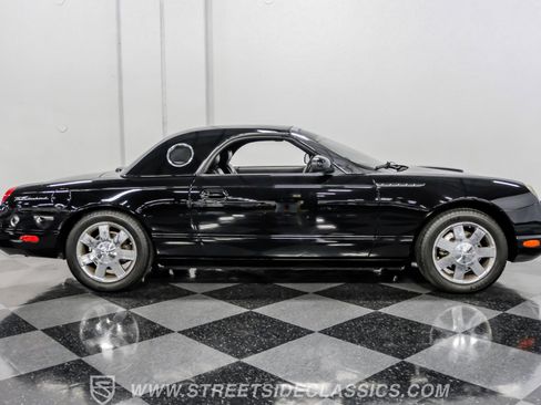 Used 2002 Ford Thunderbird image 12