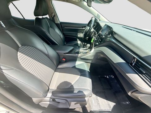 Used 2021 Toyota Camry SE FWD image 30