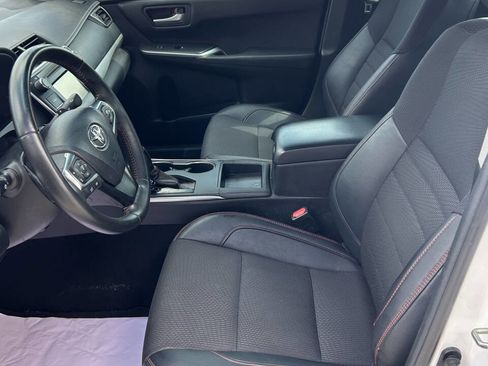 Used 2016 Toyota Camry SE image 14