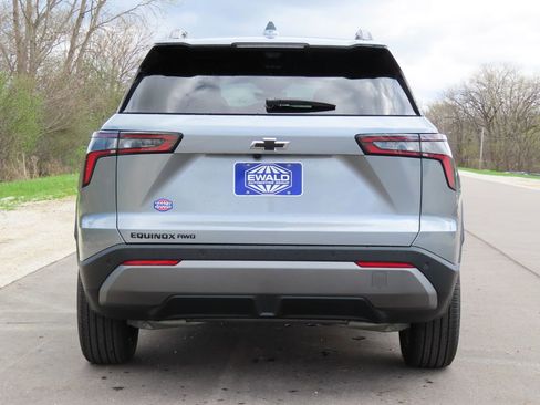 New 2026 Chevrolet Equinox LT w/ Midnight Edition AWD/4WD image 16
