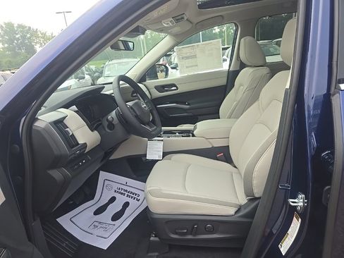New 2026 Nissan Pathfinder SL w/ SL Premium Package AWD/4WD image 9