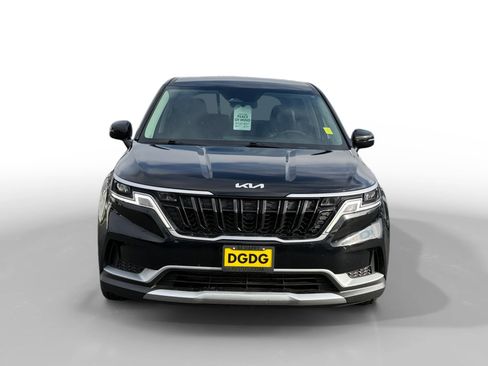 Used 2024 Kia Carnival LX image 8