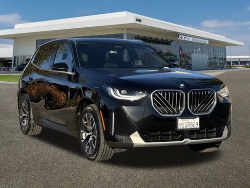 Used 2025 BMW X3 xDrive30i w/ Convenience Package image 2