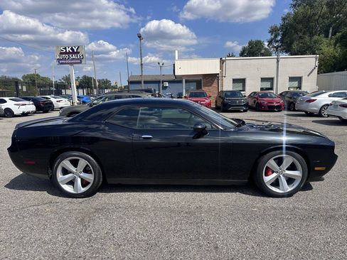 Used 2010 Dodge Challenger SRT8 w/ SRT Option Group II RWD image 8