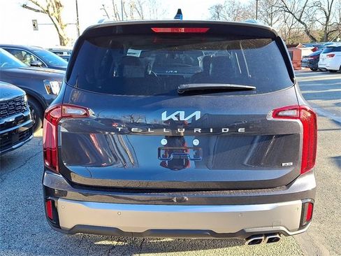 New 2025 Kia Telluride S image 3