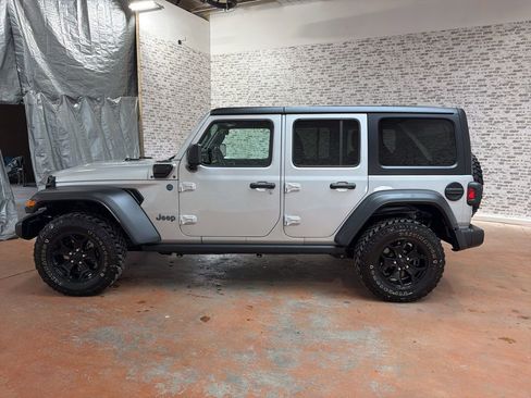 Used 2023 Jeep Wrangler Unlimited w/ Cold Weather Group image 4