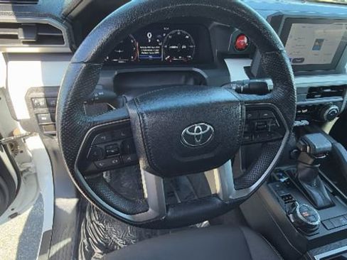 Used 2024 Toyota Tacoma TRD Off-Road AWD/4WD image 18