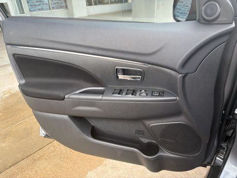 Used 2025 Mitsubishi Outlander Sport AWD image 24