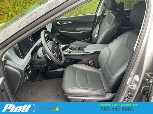 Used 2022 Kia EV6 Wind image 21