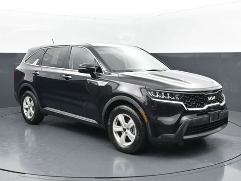Used 2023 Kia Sorento LX FWD image 7