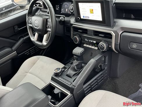 Certified 2025 Toyota 4Runner SR5 AWD/4WD image 13