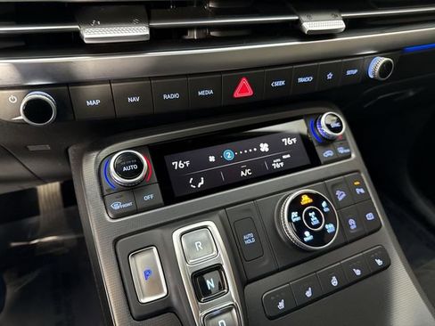 Used 2024 Hyundai Palisade Calligraphy image 9