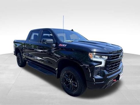 Used 2022 Chevrolet Silverado 1500 LT Trail Boss w/ LPO, Dark Essentials Package AWD/4WD image 9