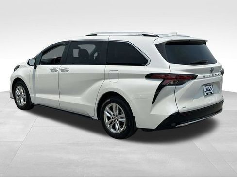 Used 2024 Toyota Sienna Limited AWD/4WD image 26