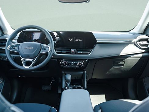 New 2026 Chevrolet TrailBlazer LT w/ Convenience Package FWD image 8