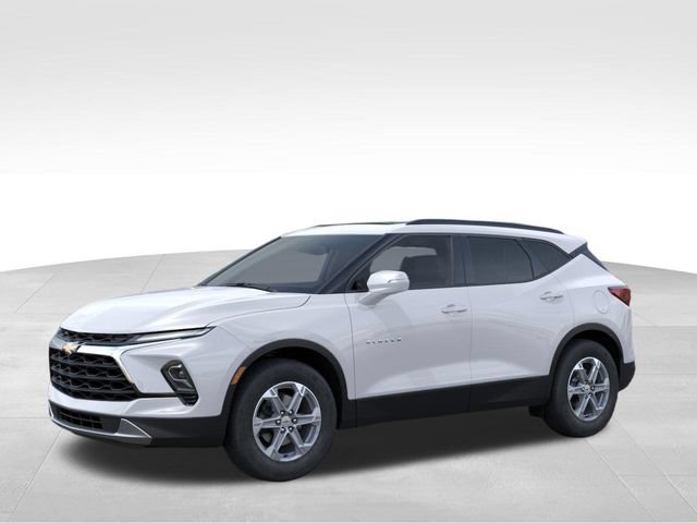 New 2026 Chevrolet Blazer LT w/ Sound & Technology Package AWD/4WD image 2