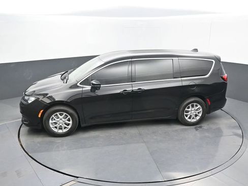 New 2025 Chrysler Voyager LX image 47