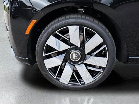 Certified 2025 Rolls-Royce Cullinan image 11