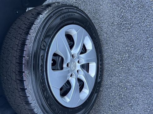 Certified 2022 Toyota RAV4 LE image 18