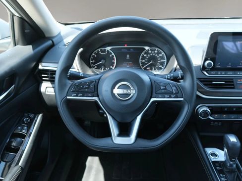 Used 2023 Nissan Altima 2.5 SV image 26