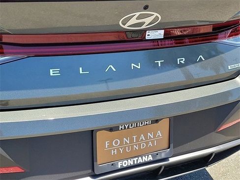 New 2025 Hyundai Elantra SEL image 19