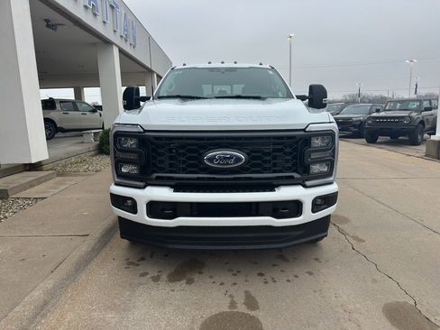 New 2026 Ford F350 4x4 Crew Cab Super Duty image 8
