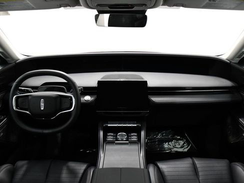 Used 2026 Lincoln Nautilus Reserve image 8