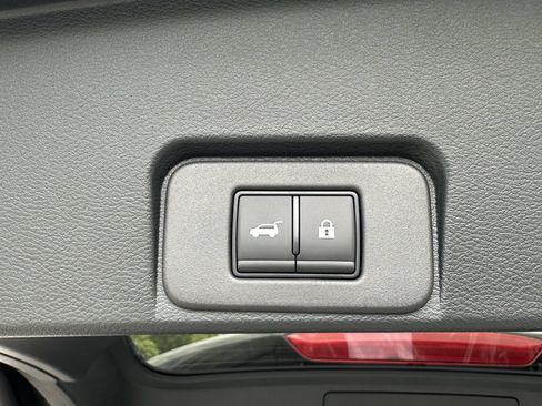 New 2025 Nissan Rogue SL w/ SL Premium Package FWD image 27