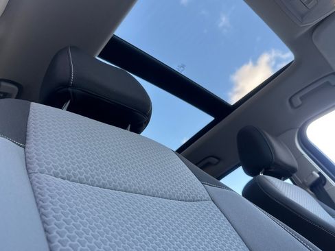 Used 2017 Ford Escape SE image 18