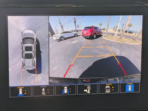 Used 2023 Chevrolet Traverse Premier image 15