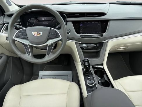 Certified 2024 Cadillac XT5 Premium Luxury w/ LPO, Floor Liner Package AWD/4WD image 10