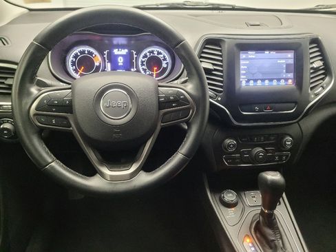 Used 2019 Jeep Cherokee Latitude Plus image 22