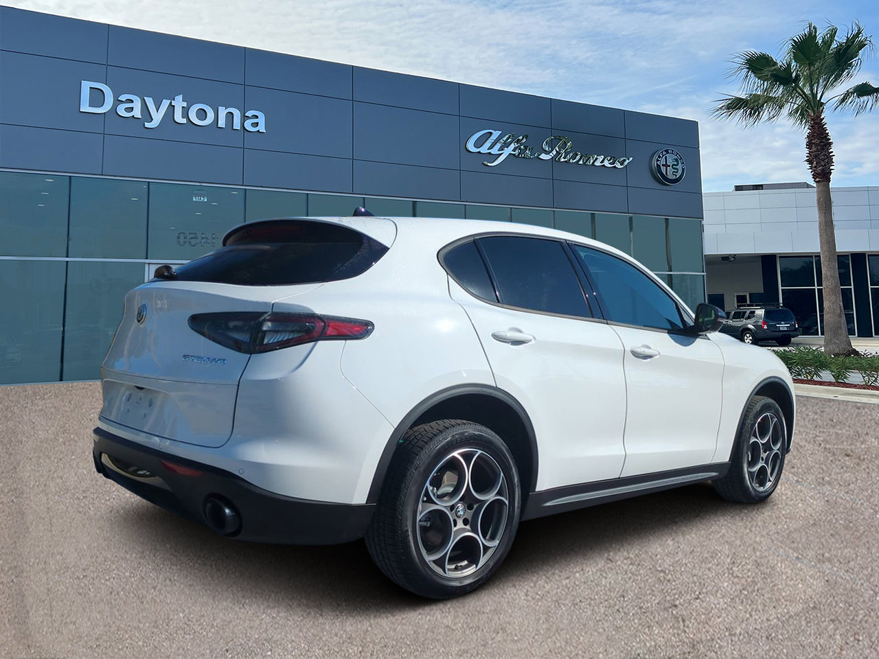 New 2025 Alfa Romeo Stelvio Sprint AWD/4WD image 3