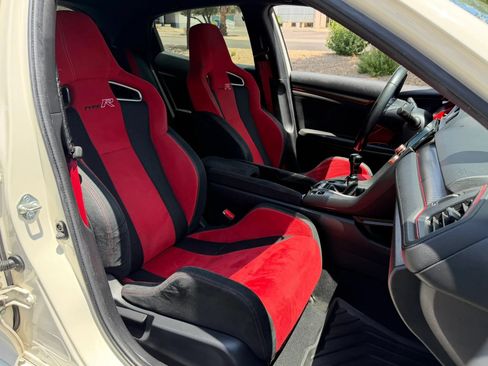 Used 2018 Honda Civic Type R image 15
