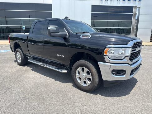 Used 2024 RAM 2500 Big Horn w/ Safety Group AWD/4WD image 1