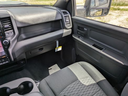 New 2026 RAM 2500 Tradesman AWD/4WD image 15