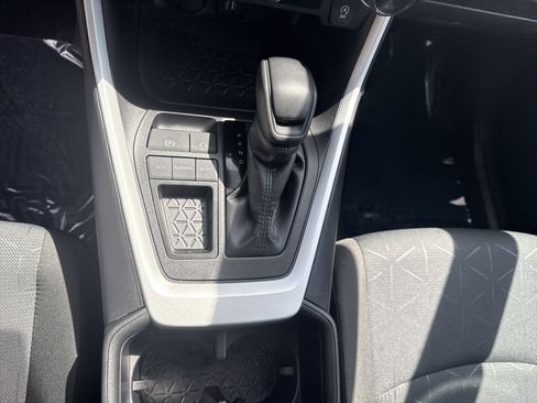 Used 2025 Toyota RAV4 XLE FWD image 25