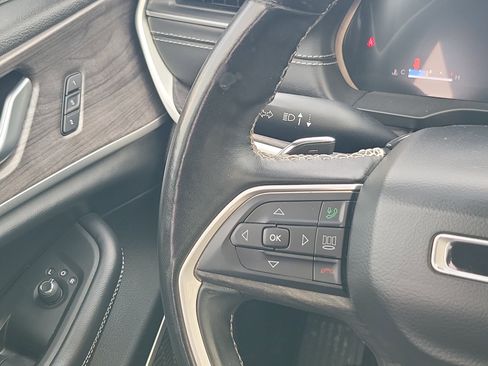 Used 2021 Jeep Grand Cherokee L Limited AWD/4WD image 17