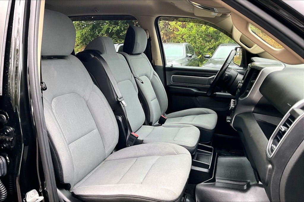 Used 2019 RAM 1500 Big Horn AWD/4WD image 9