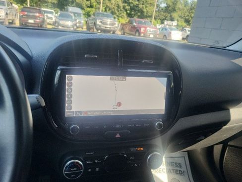 Used 2023 Kia Soul EX image 14